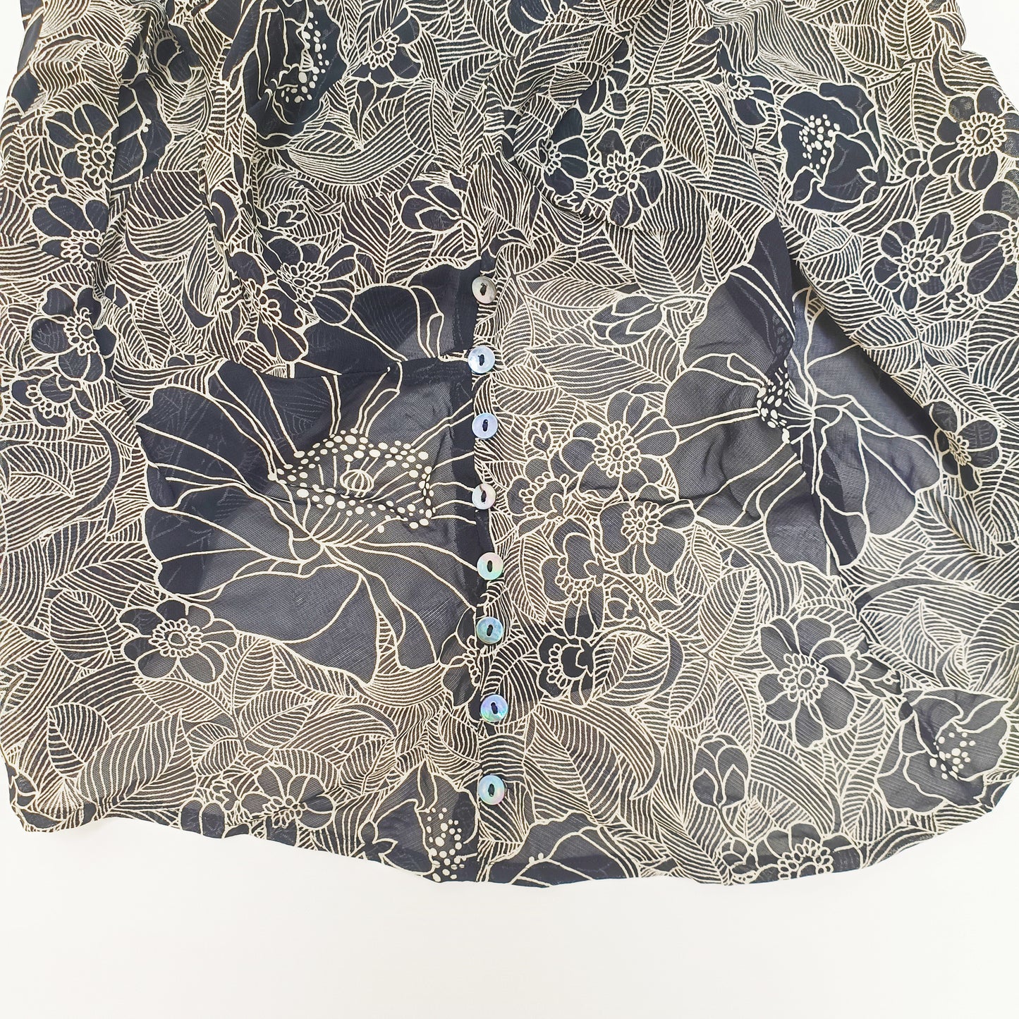 Monochrome Floral Wrap Style Short Sleeve Blouse Size Large | Preloved