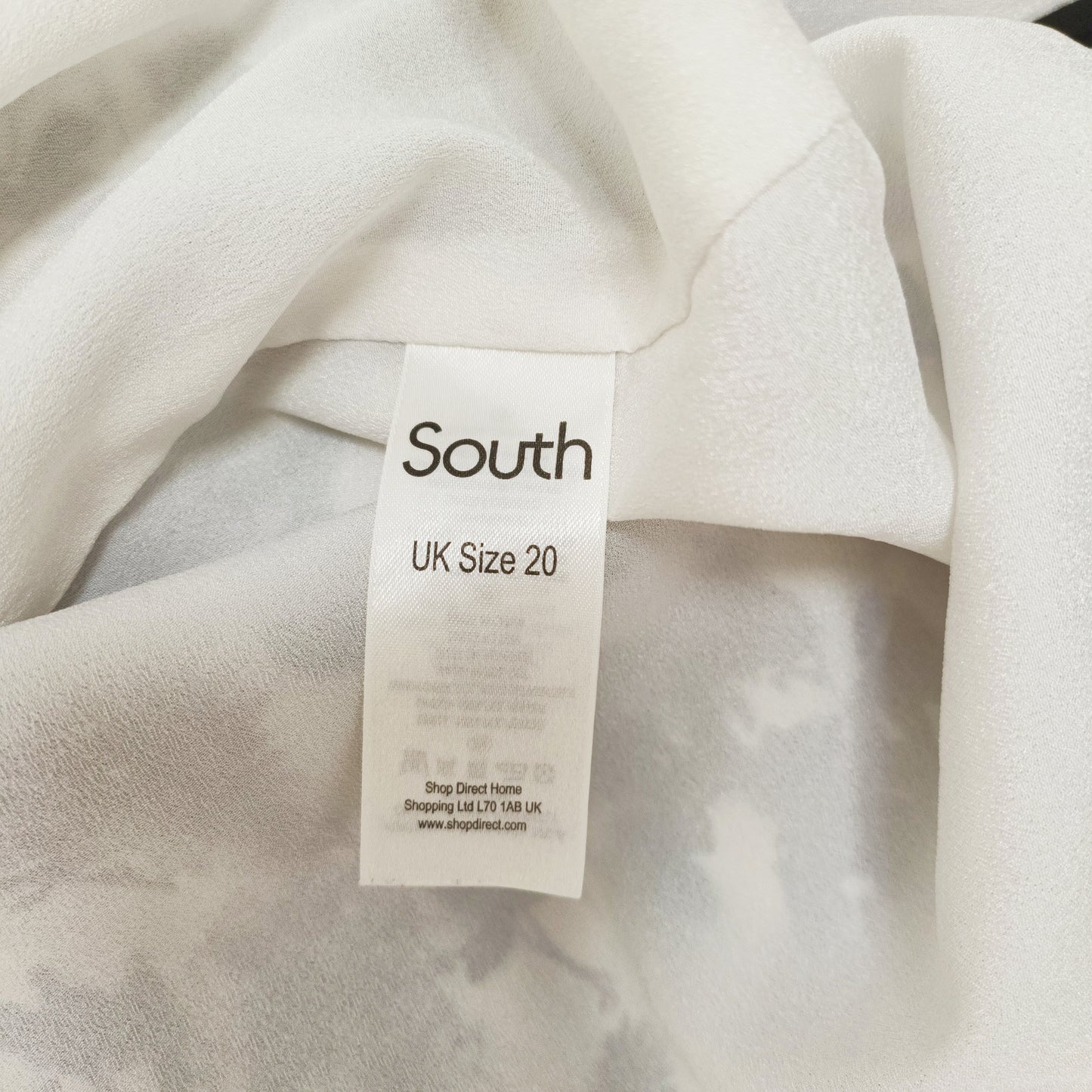 White & Blue Floral Knee Length Skirt Size Extra Large | Preloved