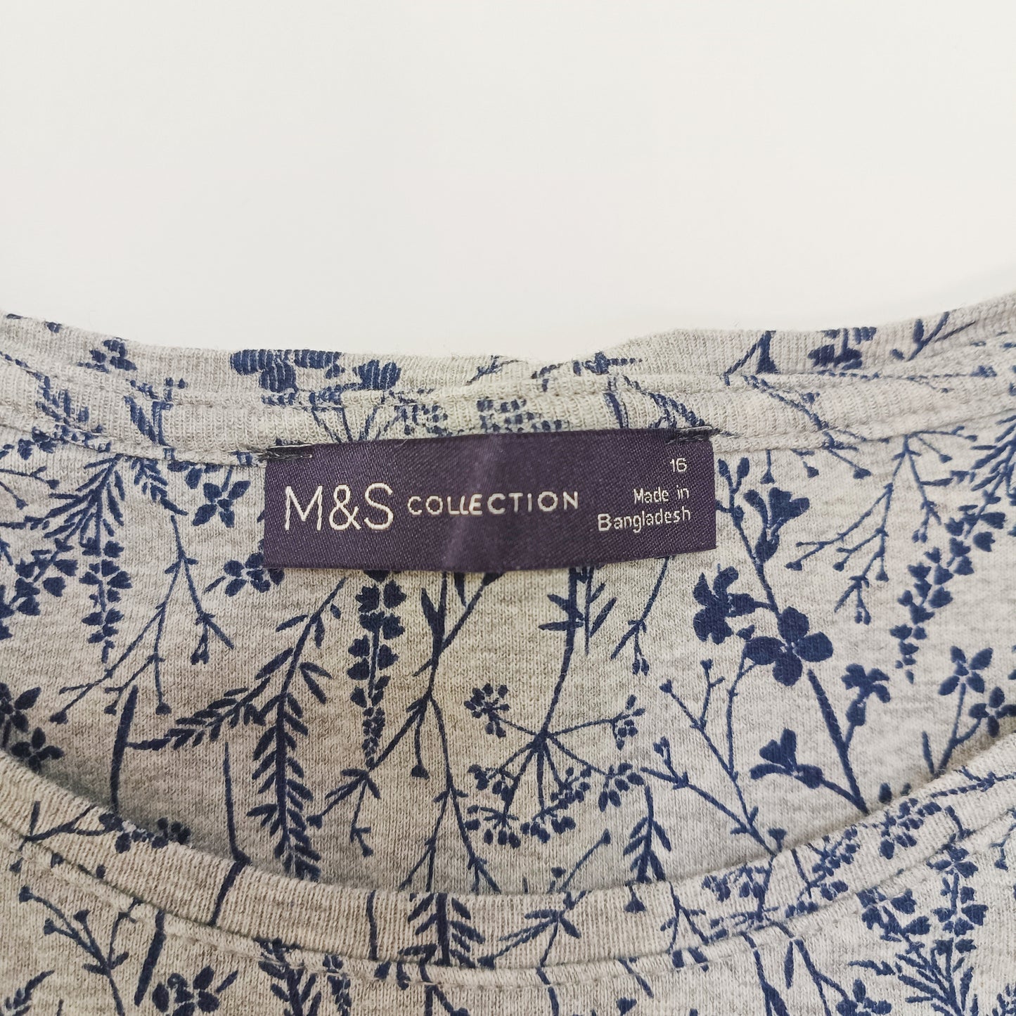 Grey & Navy Floral Long Sleeve Crew Neck T-Shirt Size Large | Preloved