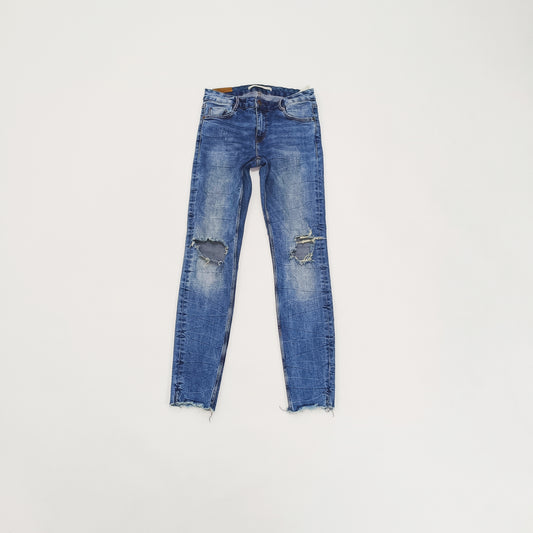 Mid Wash Ripped Knee Straight Leg Mid Rise Jeans Size Small | Preloved