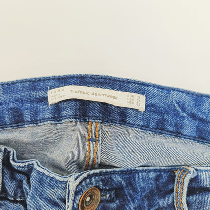 Mid Wash Ripped Knee Straight Leg Mid Rise Jeans Size Small | Preloved