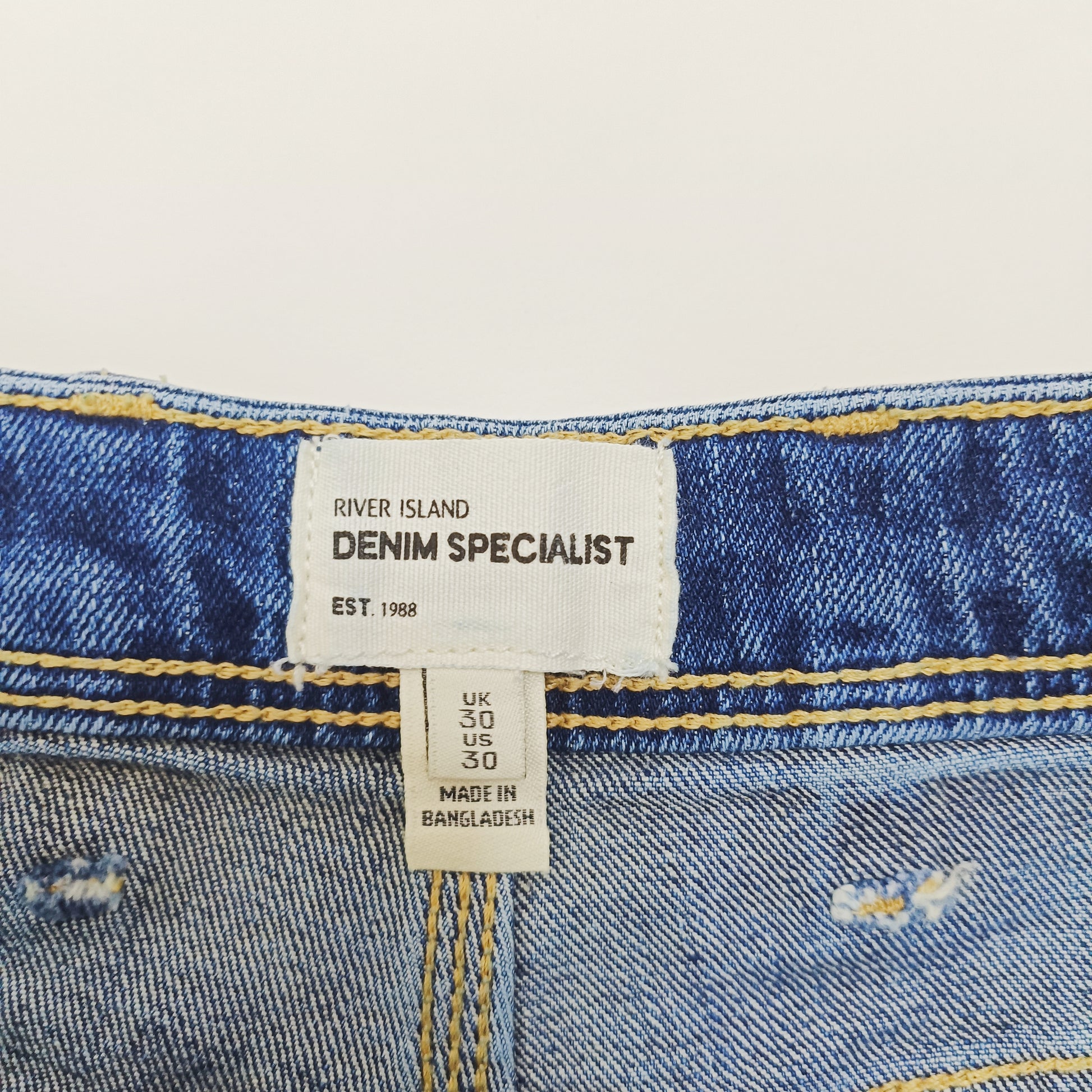 Mid Wash Mid Waist Womens Denim Shorts Size Medium | Preloved