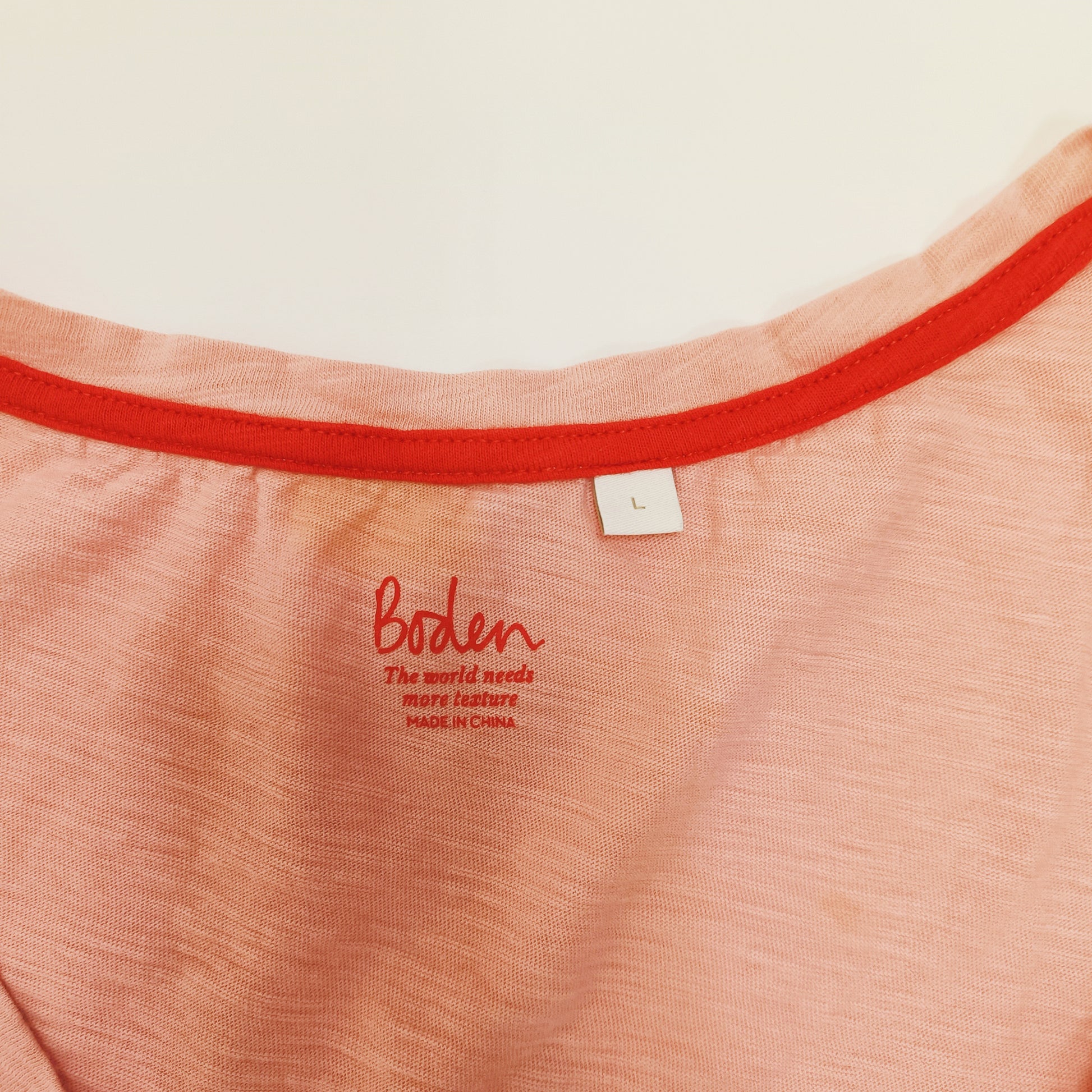Light Pink V Neck Womens Short Sleeve T-Shirt Size Large | Preloved