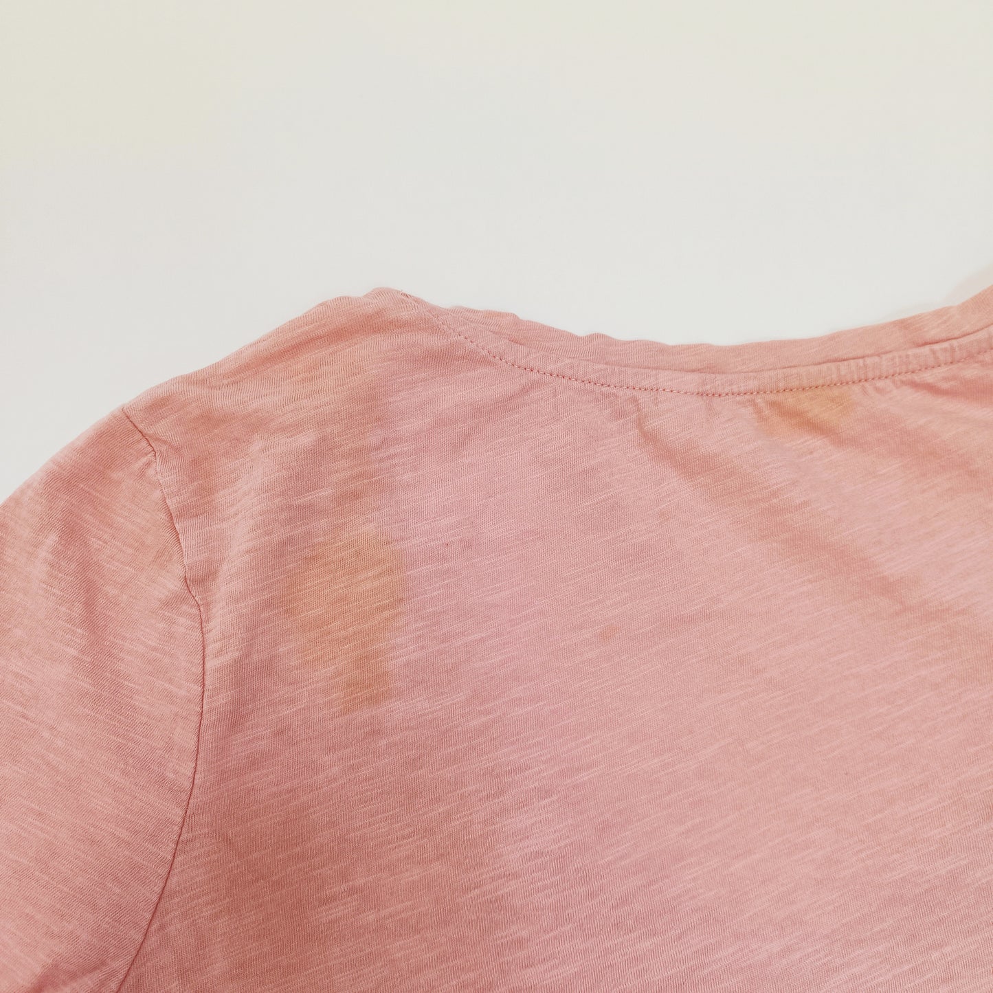 Light Pink V Neck Womens Short Sleeve T-Shirt Size Large | Preloved