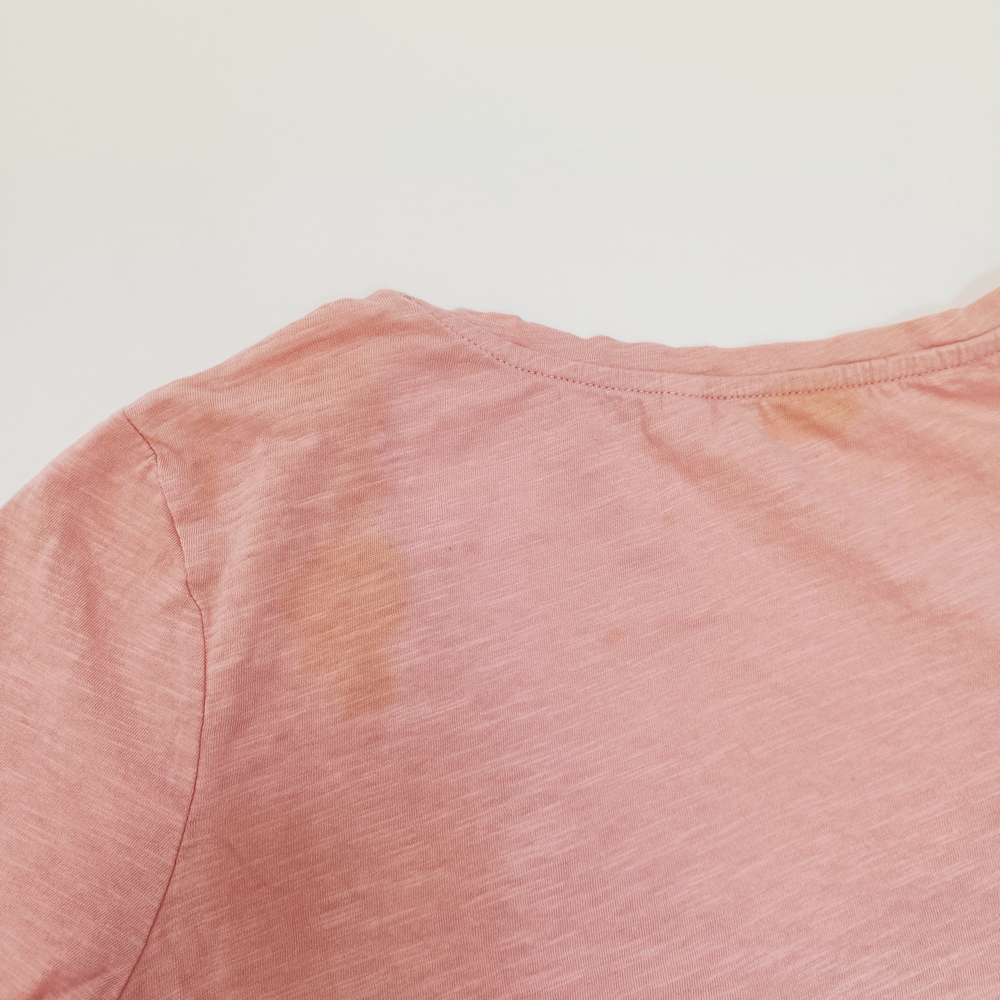 Light Pink V Neck Womens Short Sleeve T-Shirt Size Large | Preloved
