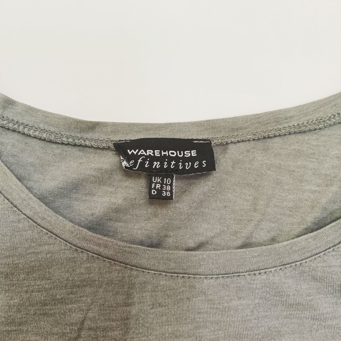 Grey Scoop Neck Womens Short Sleeve T-Shirt Size Small | Preloved