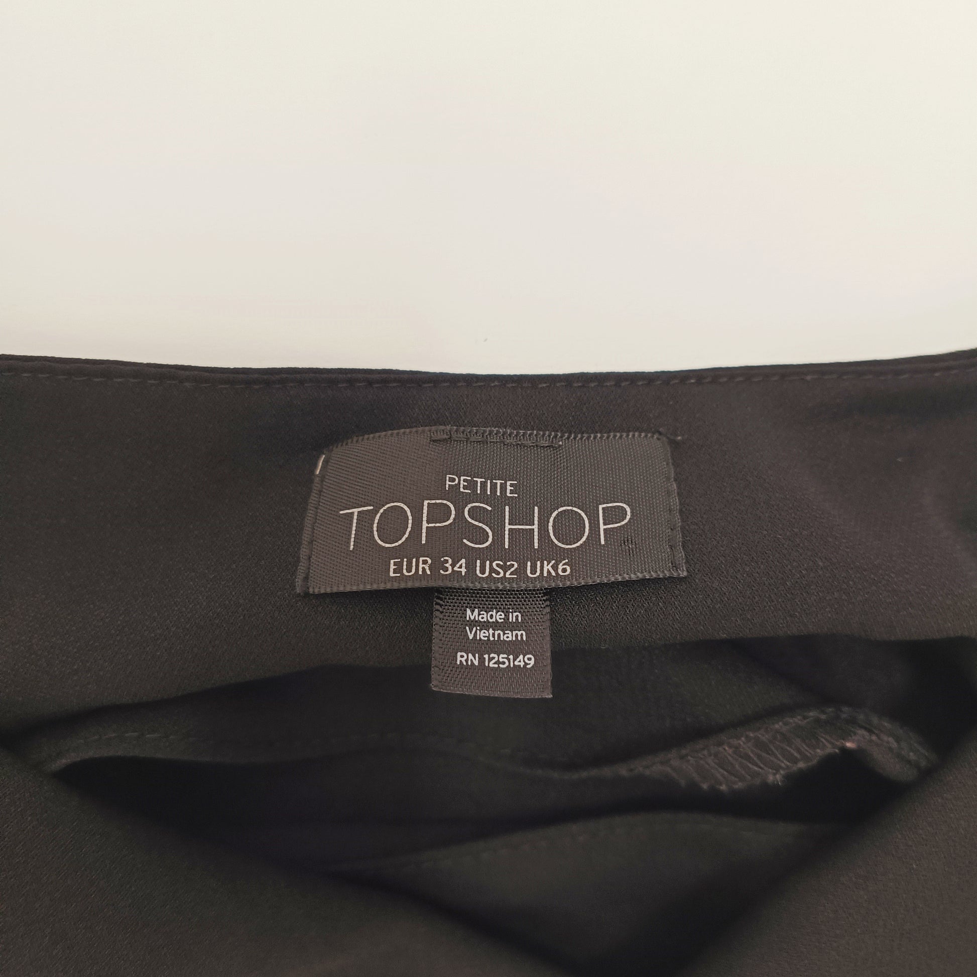Black Scallop Neck Vest Top Size Extra Small | Preloved