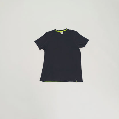 Black Crew Neck Green Stitched T-Shirt Size Large | Preloved