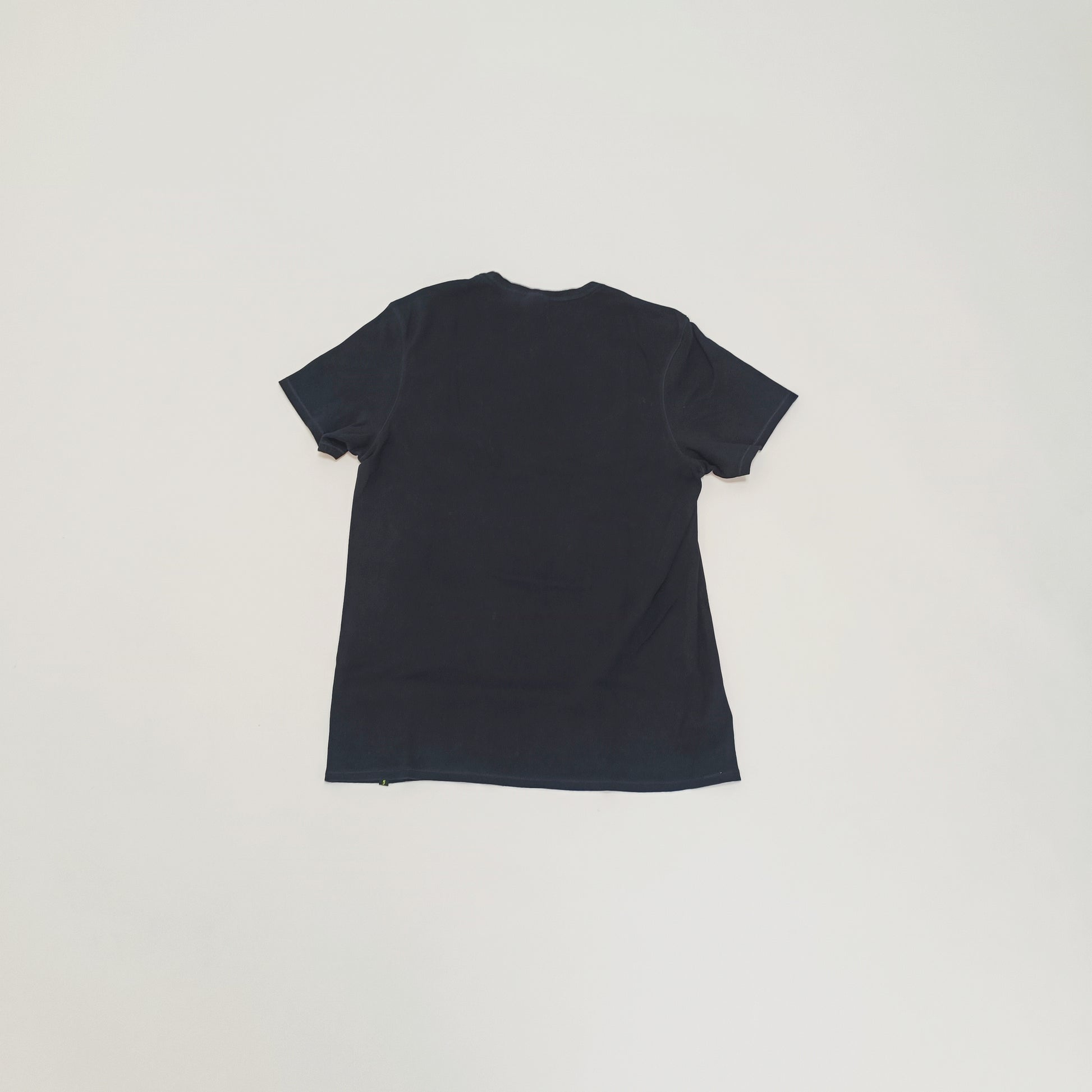 Black Crew Neck Green Stitched T-Shirt Size Large | Preloved