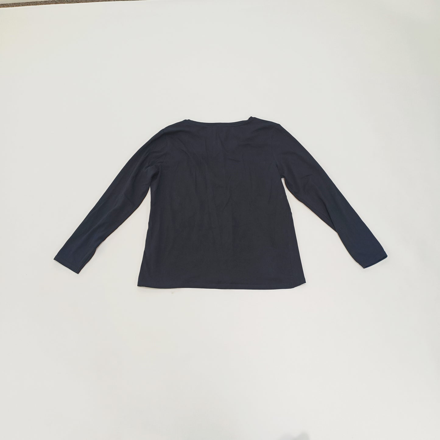 Black V Neck Long Sleeve Tee Size Extra Large | Preloved
