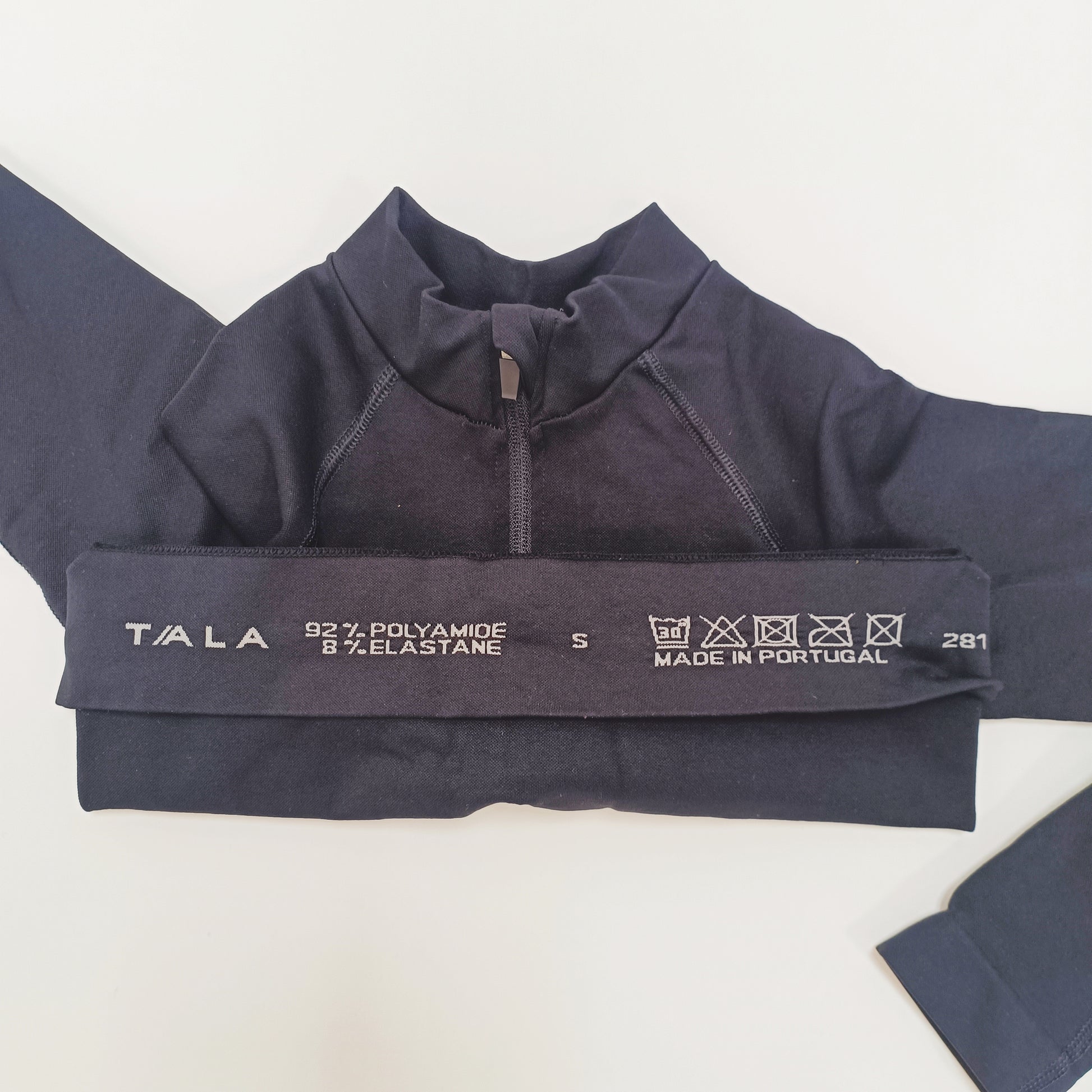 Black Zip Neck Cropped Long Sleeve Tight Fitting Sports Top Size Small | Preloved