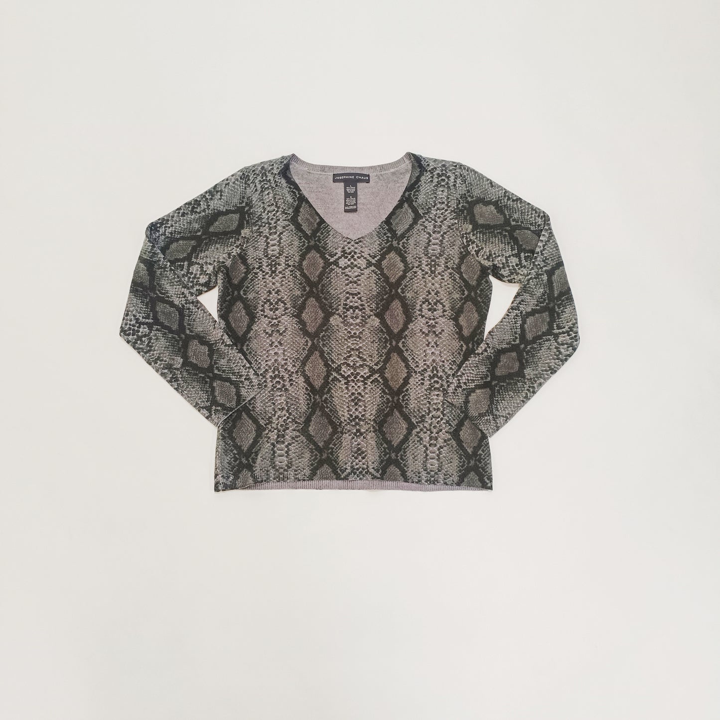 Grey Snakeskin V Neck Thin Jumper Size Large | Preloved