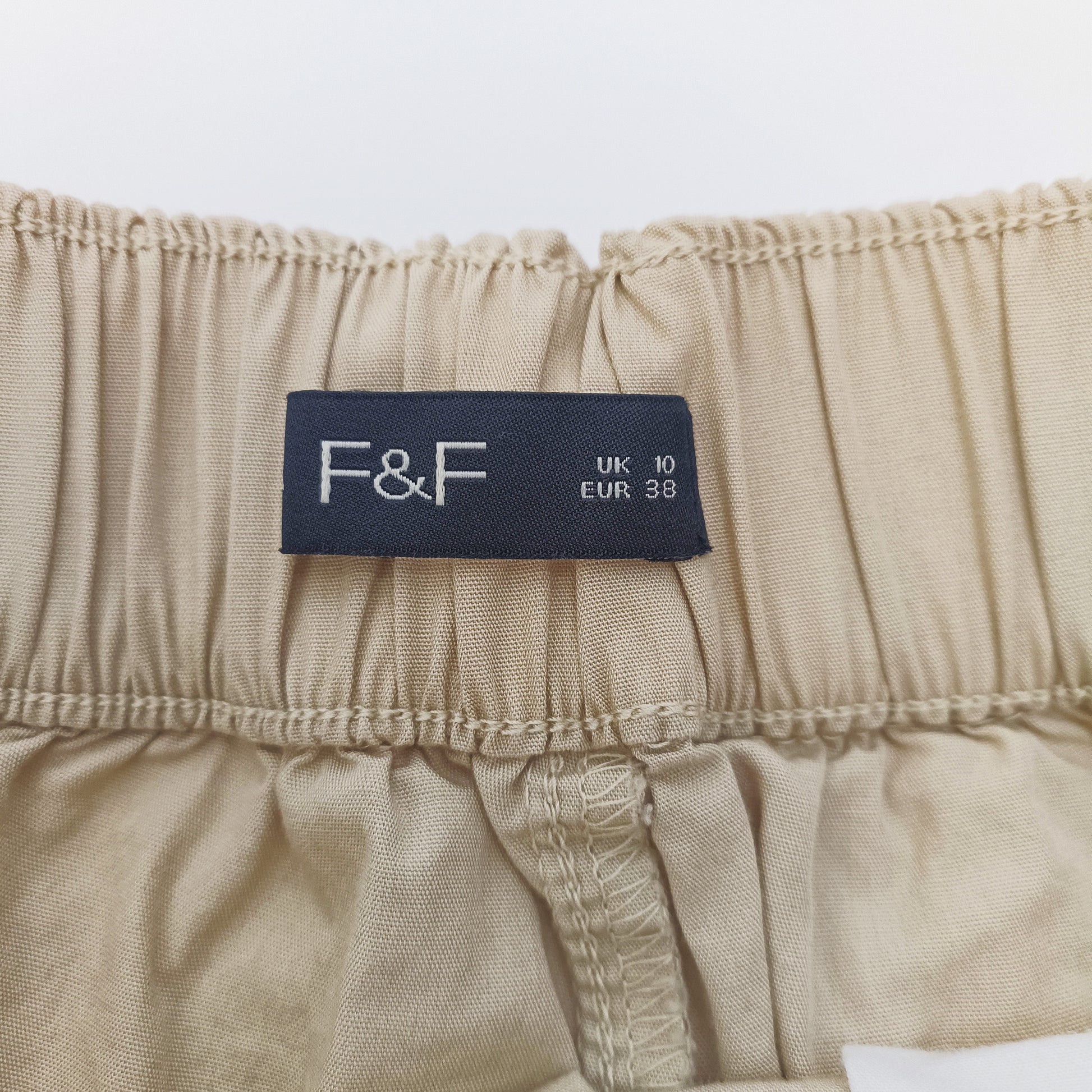 Beige High Waist Cargo Pants With Ankle Toggles Size Small | Preloved