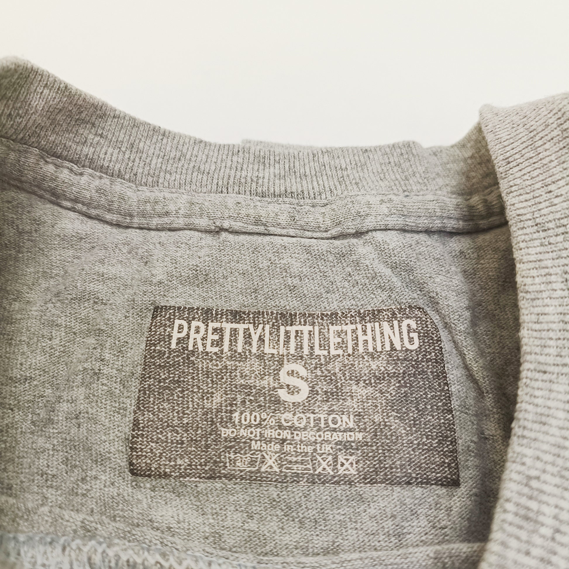 Light Grey Short Sleeve Boxy Fit Womens T-Shirt Size Small | Preloved