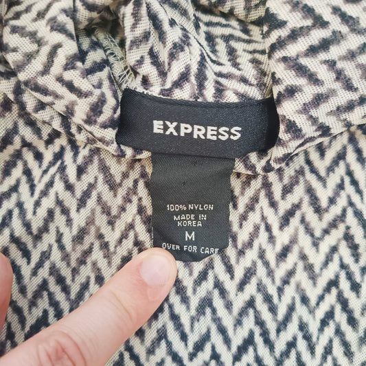 Monochrome Funnel Neck Sleeveless Mesh Top Size Medium | Preloved