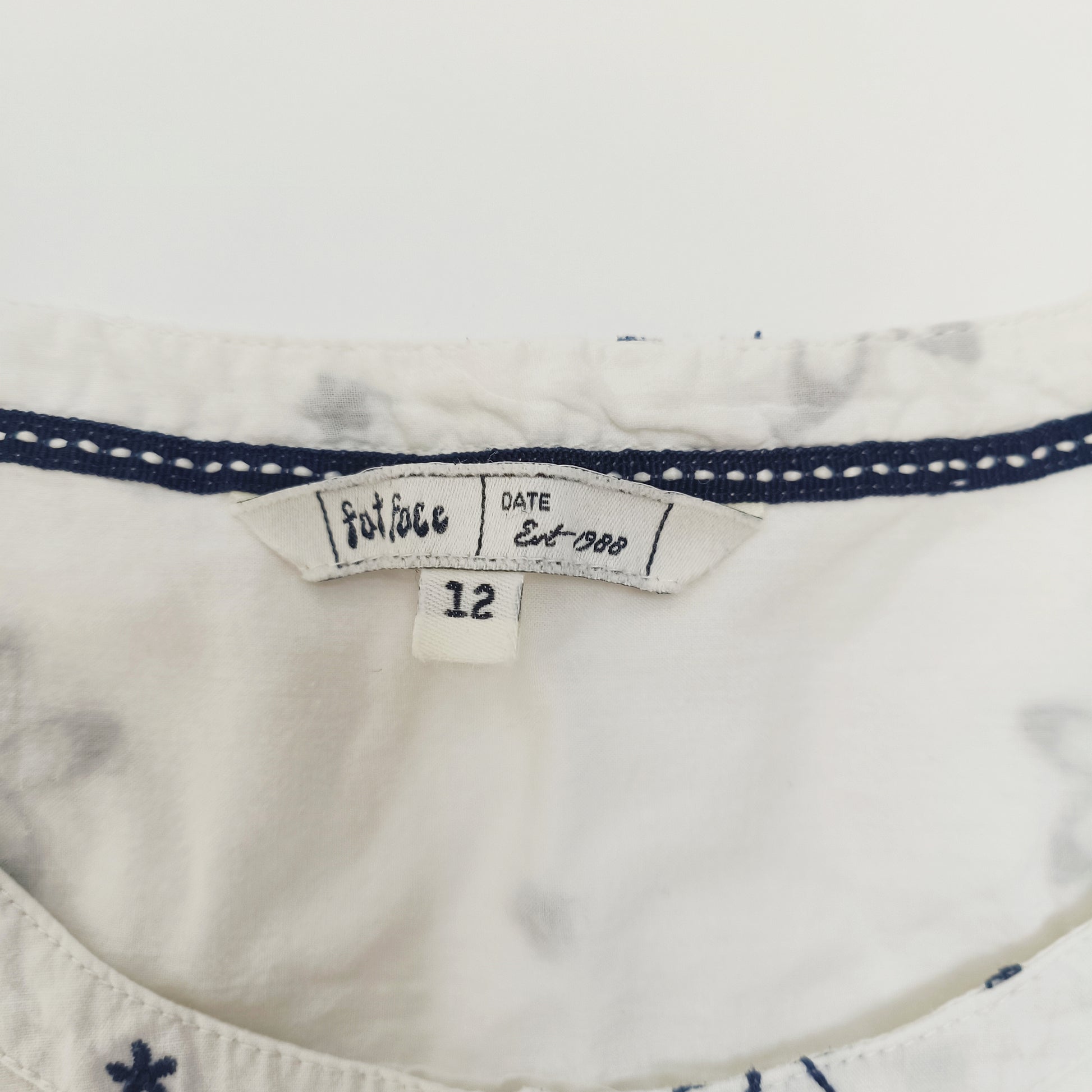 White & Blue Embroidered Floral Pattern Top Size Medium | Preloved
