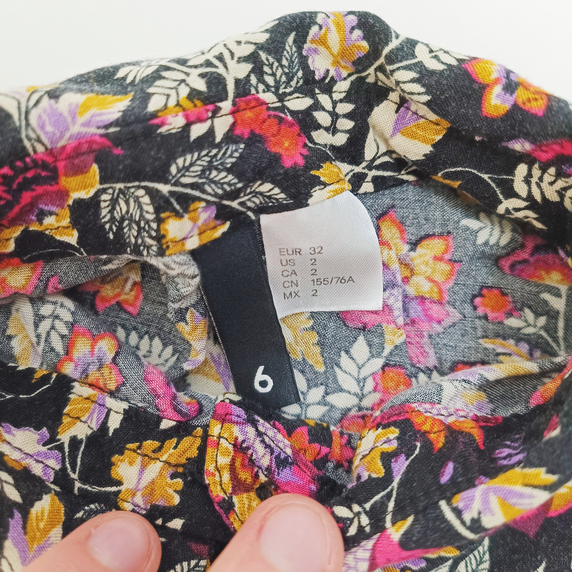 Dark Multicoloured Floral Button Up WOmens Shirt Size Extra Small | Preloved