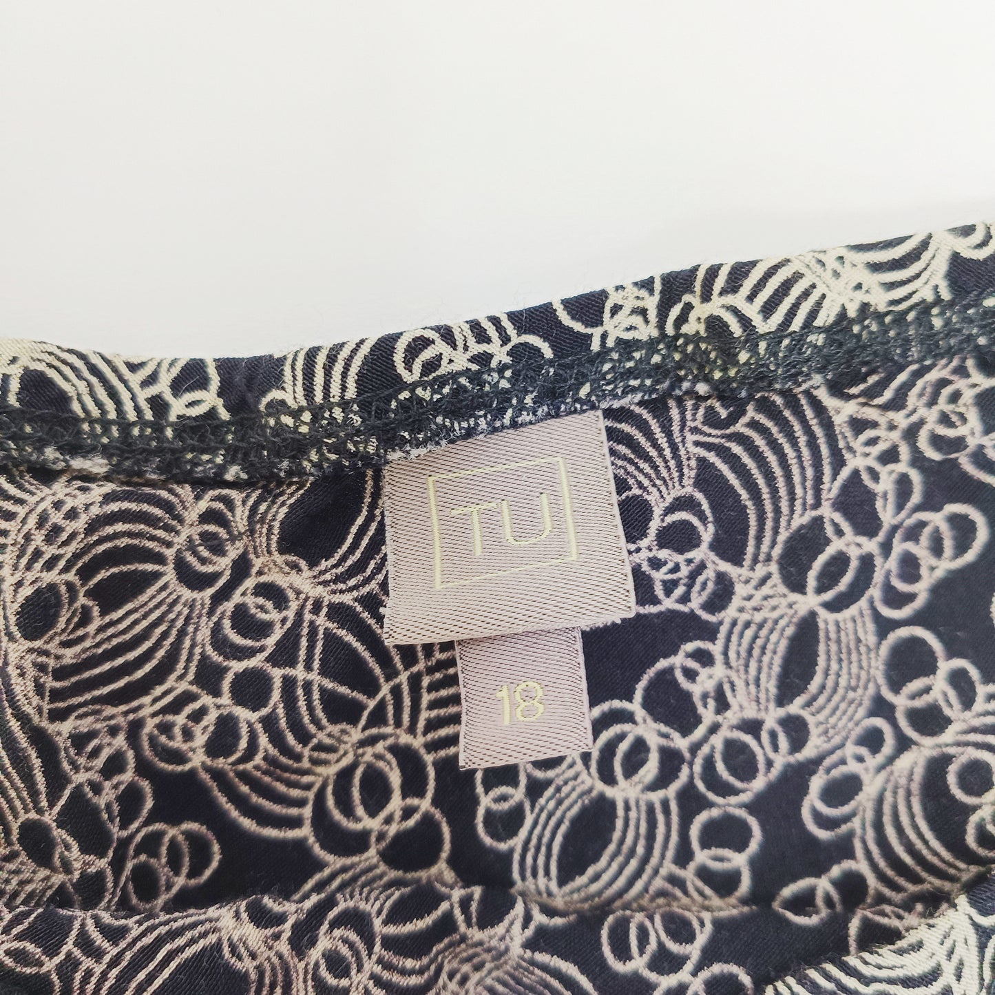 Monochrome Abstract Print Midi Skirt Size Large | Preloved