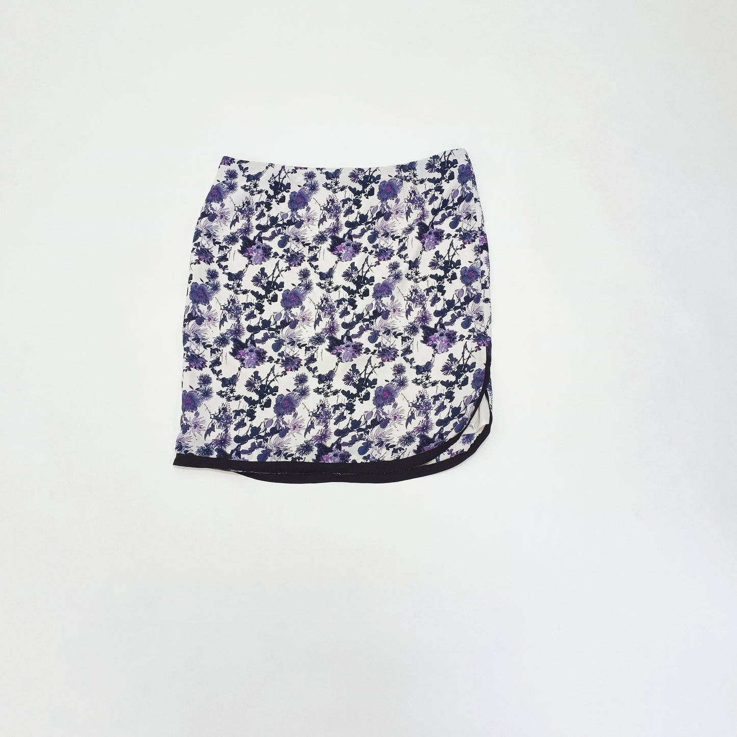 White & Blue Floral Knee Length Skirt Size Extra Large | Preloved